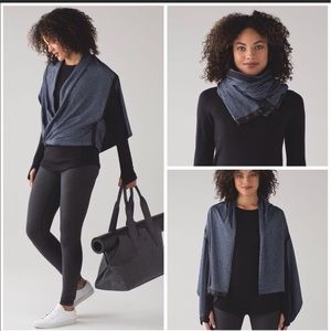 Lululemon vinyasa scarf with armholes